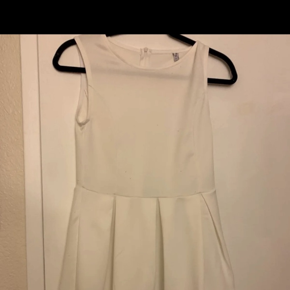 White dress with black hem lace for occasion